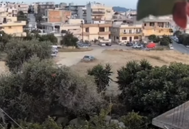 (VIDEO) Automobili se tresu, u marketima sve popadalo: Prvi snimci snažnog zemljotresa na Kritu