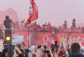 (VIDEO) Liverpul obojen u crveno: U vitrinama 52 trofeja, sezonu obilježili Slot i Salah