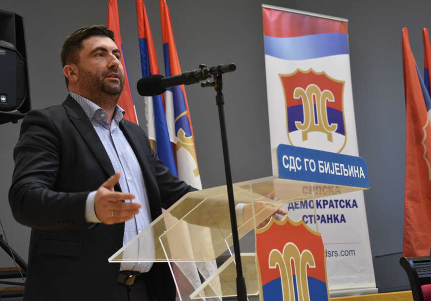 “Istorija će ga upamtiti kao najvećeg srpskog izdajnika” Petrović osuo DRVLJE I KAMENJE po Dodiku