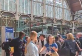 (VIDEO) PUTNICI EVAKUISANI, NASTAO HAOS Nestala struja u Londonu, metro linije prekinute