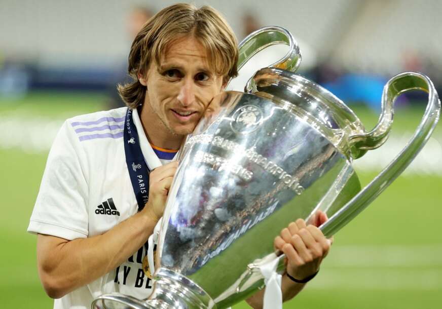 Luka Modrić sa peharom lige šampiona