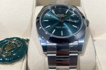"Zlatno" putovanje završilo na carini: Muljali sa Rolexima, pa ostali i bez sna i bez sata