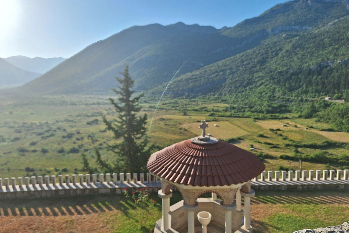 Manastir Zavala u Popovom polju