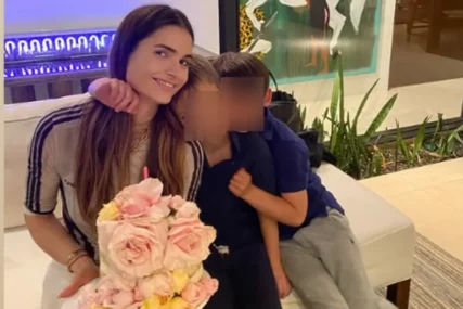(VIDEO) OGROMNA TORTA SA ROZE I ŽUTIM RUŽAMA Marija Karan proslavlja rođendan, pokazala intimno slavlje u Americi