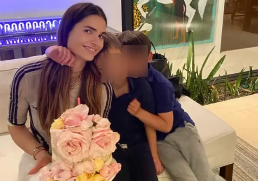 (VIDEO) OGROMNA TORTA SA ROZE I ŽUTIM RUŽAMA Marija Karan proslavlja rođendan, pokazala intimno slavlje u Americi