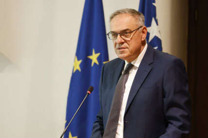 (FOTO) Miličević nakon potpisivanja Platforme “Poziv na povratak kulturi dijaloga i razumijevanja”