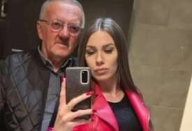 (FOTO) RAZVELA SE OD 53 GODINE STARIJEG Milijana Bogdanović nakon Milojka u zagrljaju novog penzionera