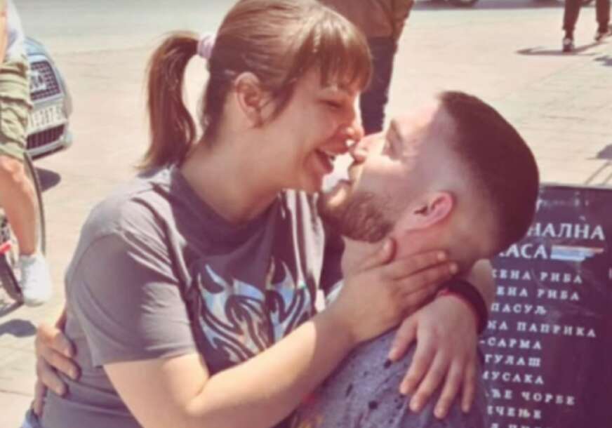 (FOTO) Jedan detalj svima je zapao za oko: Miljana Kulić ponovo ljubi, pomirila se sa BIVŠIM DEČKOM
