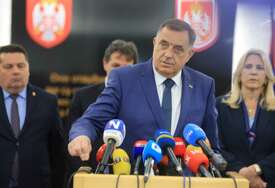 „STOJIM IZA TREĆEG REPUBLIKA SRPSKA PUKA“ Dodik odgovorio na Helezove prijetnje i poručio da će svaka najavljena MJERA BITI ODBIJENA