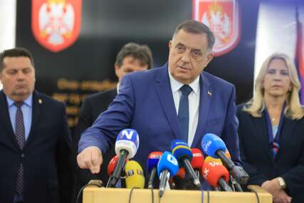 „STOJIM IZA TREĆEG REPUBLIKA SRPSKA PUKA“ Dodik odgovorio na Helezove prijetnje i poručio da će svaka najavljena MJERA BITI ODBIJENA