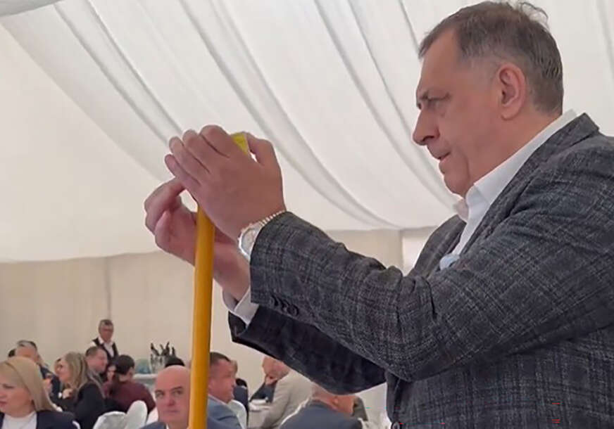 Milorad Dodik pali svijeću za slavu
