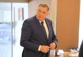 DAN ZA VRIJEĐANJE MEDIJA I NOVINARA Dodik napao reportera Klix.ba u Doboju, optužio ga da su LAŽOVI i da žele da OCRNE SRPSKU