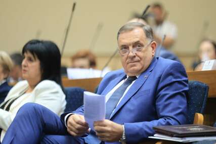 POSEBNO ZAHVALAN STANIVUKOVIĆU Dodik se obratio poslanicima u NSRS, žestoko isprozivao bošnjačke političare
