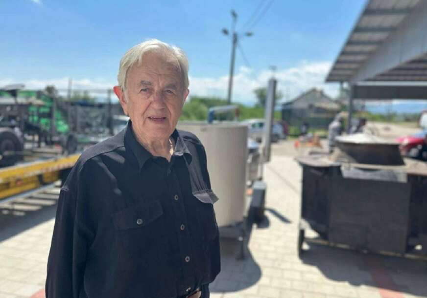 NAJSTARIJI INOVATOR OBARA REKORDE Milun predstavio najveći lonac za kuvanje sarme, pa poručio: „Važno je da očuvamo tradiciju“