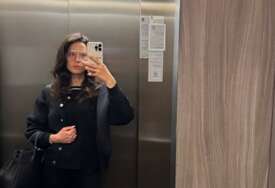 (FOTO) GLUMICA U SKUPOCJENIM CIPELAMA Mirka Vasiljević u cik zore sređena od glave do pete objavila selfi u liftu