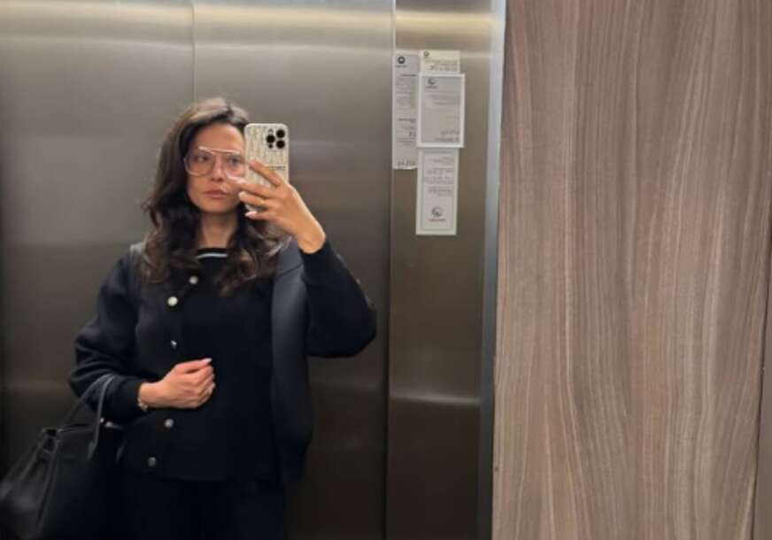 (FOTO) GLUMICA U SKUPOCJENIM CIPELAMA Mirka Vasiljević u cik zore sređena od glave do pete objavila selfi u liftu