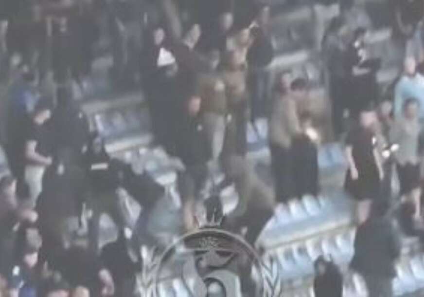 (VIDEO) HULIGANI U ZAGREBU PRETUKLI TURISTE Brutalan napad navijača pred utakmicu Dinamo i Slaven Belupa