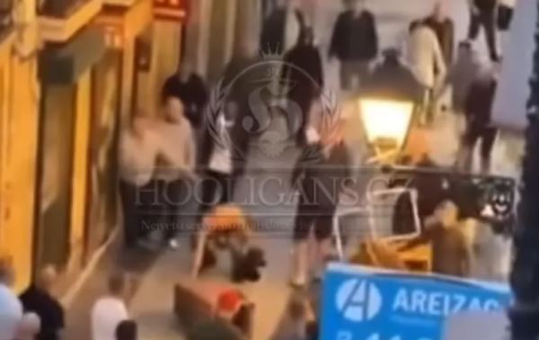 (VIDEO) Počeo navijački rat: Huligani Totenhema i Junajteda se MAKLJAJU NA ULICAMA pred finale Lige Evrope