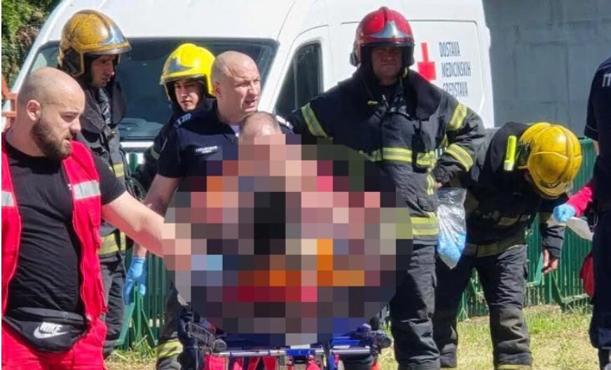 (VIDEO) POKUŠAJ SAMOUBISTVA Muškarac skočio sa prozora na glavu, tragovi krvi svuda