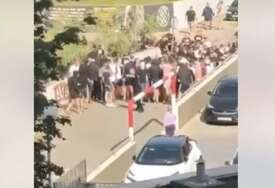 (VIDEO) "Mogla sam ovdje poginuti" Splićanka postala hit tokom masovne tuče navijača Dinama i Hajduka
