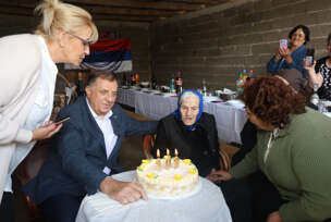 Dodik u Stričićima na stotom rođendanu bake Ljeposave