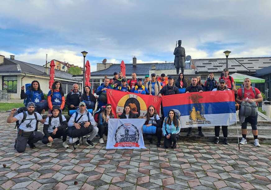 (FOTO) 11. maja će doći na večernju službu: Sa Sokoca KA OSTROGU PJEŠKE krenula 33 vjernika