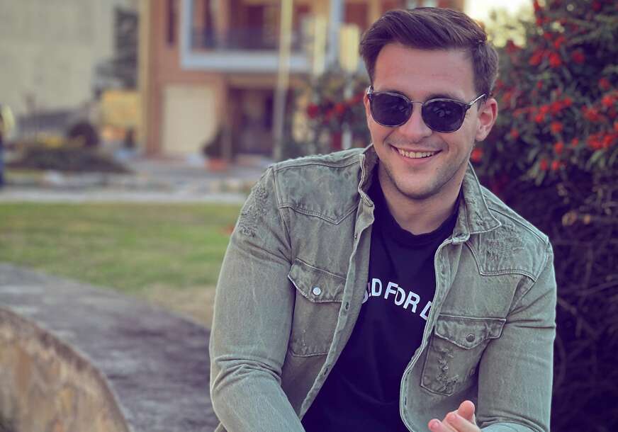 (VIDEO) UMJESTO NA SVADBU, IDE NA VJEČNI POČINAK Danas sahrana mladića koji se utopio na Lefkadi, vjerenica na djevojačkoj večeri saznala za tragediju
