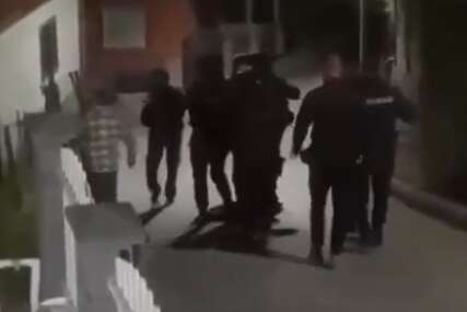 PUCAO I U SPECIJALCE Detalji napada u Teočaku, policajac na liječenju u Tuzli, članovi porodice nasilnika zbrinuti
