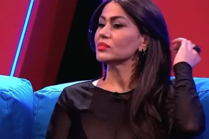 (FOTO) "Osjećam da bih mu rađala djecu" Mina Kostić usred emisije SKINULA PERIKU, novi partner joj javno izjavio ljubav