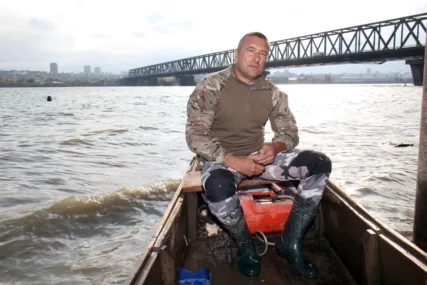 "Neću da me spašavate" Skok sa Pančevačkog mosta umalo bio koban, Renato Grbić reagovao kao SPASILAC I PSIHOLOG