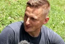 (VIDEO) „MLIJEKA KAO VODE, DNEVNO PRIKUPIM I DO 45 LITARA“ Admir je za 2 godine uzgoja SANSKIH KOZA zaradio kuću, automobil i kafić