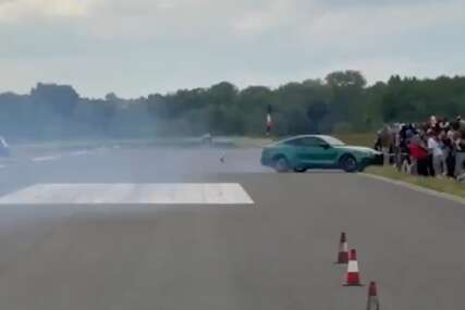 (VIDEO) TRKA POŠLA PO ZLU Mladić automobilom uletio među gledaoce, najmanje 14 povrijeđenih