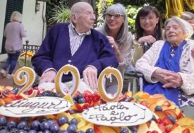 IMALI VELIKU ZABAVU Brat i sestra blizanci proslavili 100. rođendan