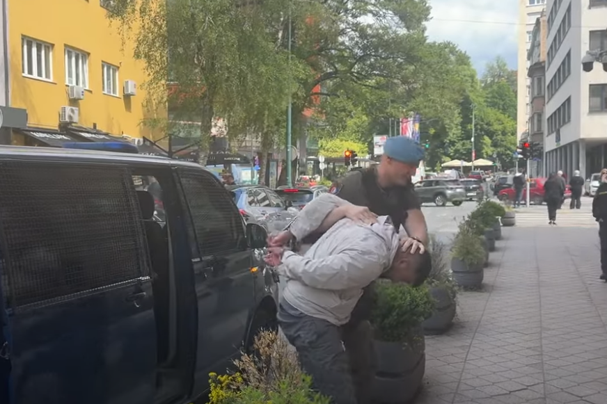 (VIDEO) Ranjeno 6 osoba: Dvojica Afganistanaca koji se sumnjiče za učestvovanje u pucnjavi u kampu Blažuj PREDATI TUŽILAŠTVU