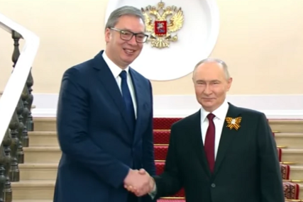 STIGAO NA CRVENI TRG Aleksandar Vučić na Paradi pobjede u Moskvi, dočekao ga Putin