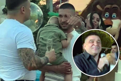 (FOTO) PRAVI SPEKTAKL Mirko Šijan krstio sina, pa na proslavu doveo Baju Malog Knindžu