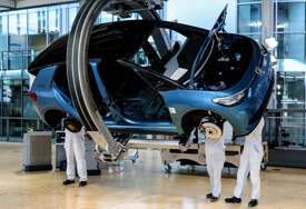 “PROIZVODNJA  BI MOGLA STATI” Direktori najvećih kompanija podigli uzbunu, automobilska industrija ozbiljno ugrožena