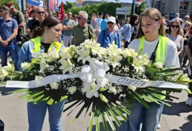 (FOTO) Poginulo 16 osoba: Studenti obilježavaju 6 mjeseci od PADA NADSTREŠNICE u Novom Sadu