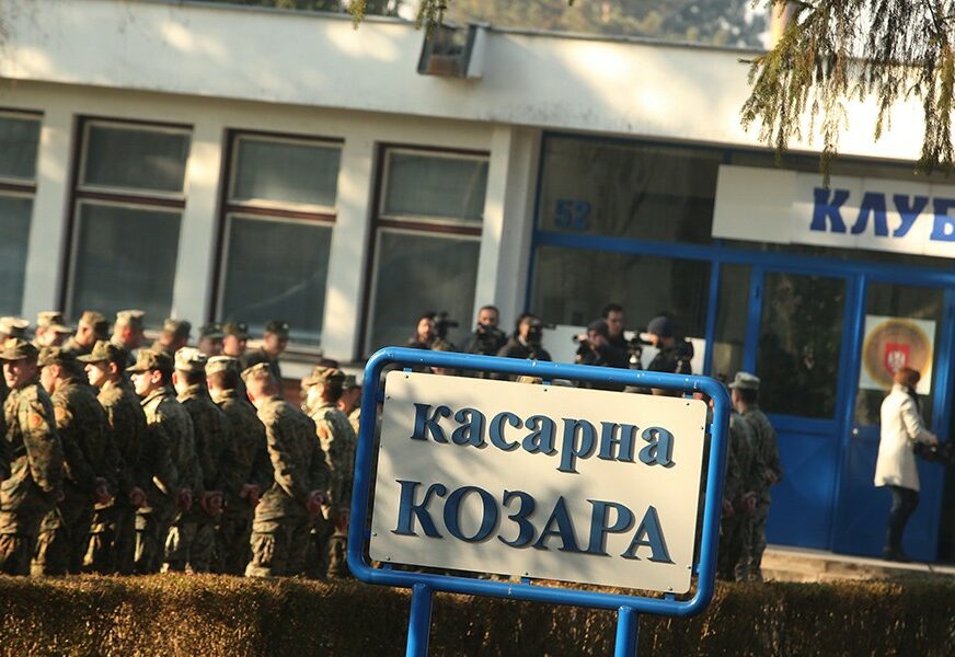 Verbalni rat premijera Srpske i ministra odbrane BiH: Helez tvrdi da je nadležan za zabranu ulaska u kasarnu “Kozara”, Višković mu poručio da “nije u vinklu”
