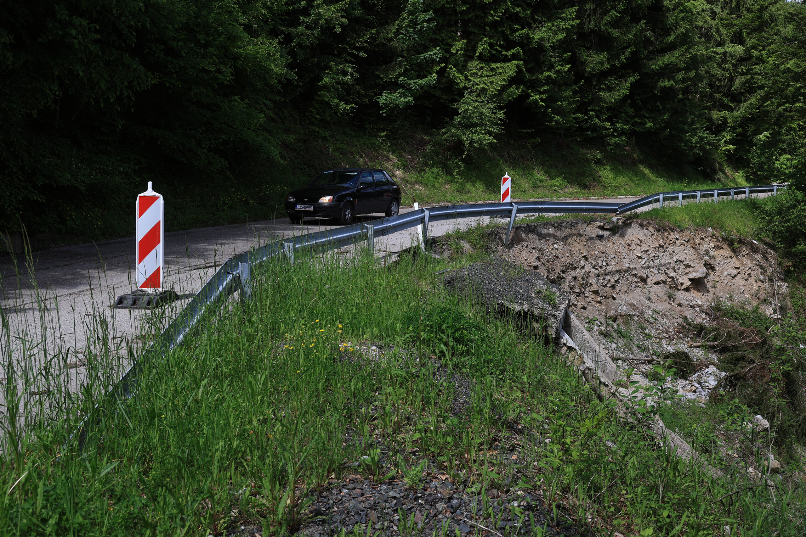 “Ne mogu da izađem iz kuće” Klizište na Starčevici prijeti domaćinstvima