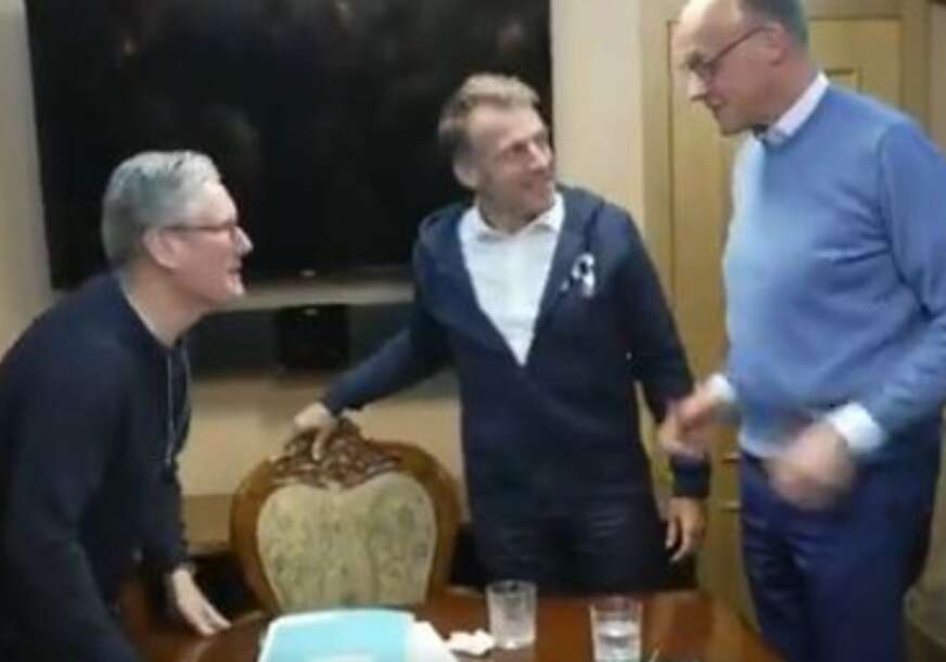 (FOTO) Stigao odgovor iz Jelisejske palate: Objavljene fotografije koje demantuju navode Kremlja da je Makron koristio kokain u vozu za Ukrajinu