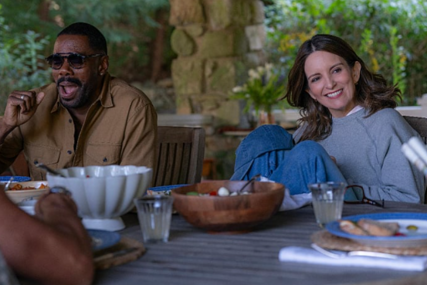 (VIDEO) NE GLEDAJTE SA PARTNEROM Nova Netfliksova serija osvojila publiku radnja dinamična i drži pažnju
