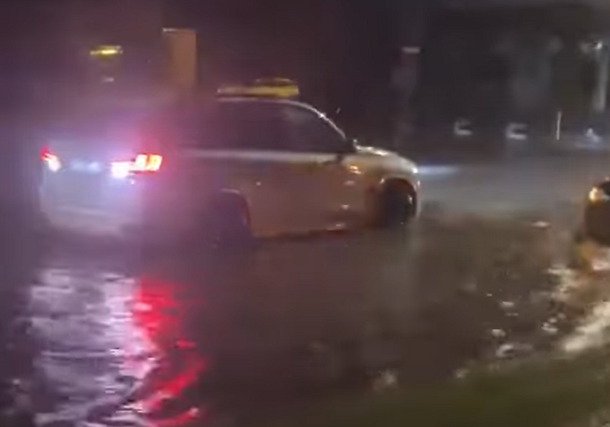 (VIDEO, FOTO) KOLAPS U HRVATSKOJ Ulice poplavljene, led veličine jajeta, mještani ne pamte ovakvo nevrijeme