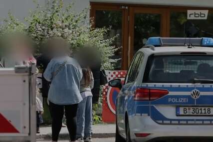 TRAŽE GA POLICIJSKI PSI I HELIKOPTERI Dječaka drug iz odjeljenja brutalno izbo nožem u školi, pa se dao u bjekstvo  