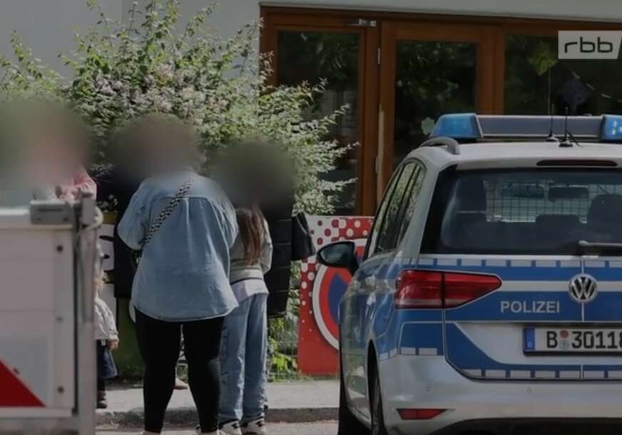 policija ispred škole u berlinu