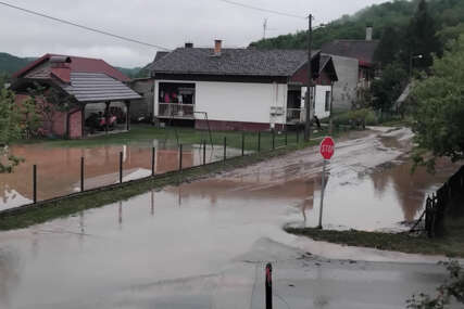 (FOTO) AKTIVIRANO NEKOLIKO KLIZIŠTA Nevrijeme napravilo haos u Novom Gradu