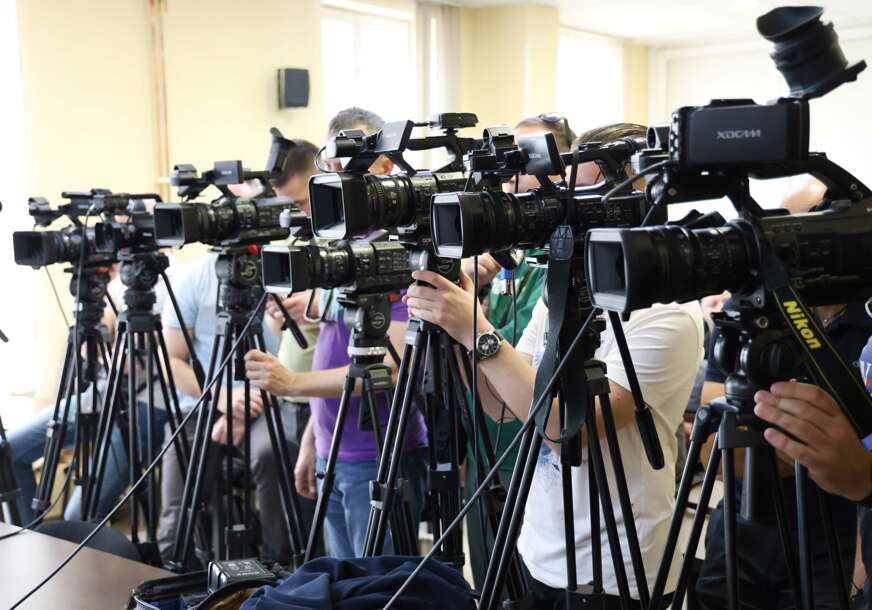 kamere na pres konferenciji