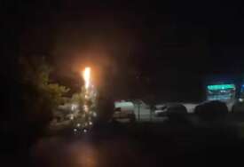 (VIDEO) GORJELA BANDERA U BANJALUCI Vatrogasci brzo reagovali, ugasili požar