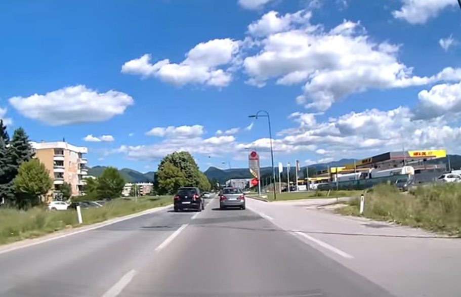 Zašto vozači DODAJU GAS kad pokušate da ih preteknete