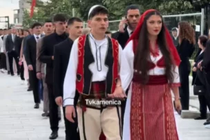 maturanti u albanskoj narodnoj nošnji
